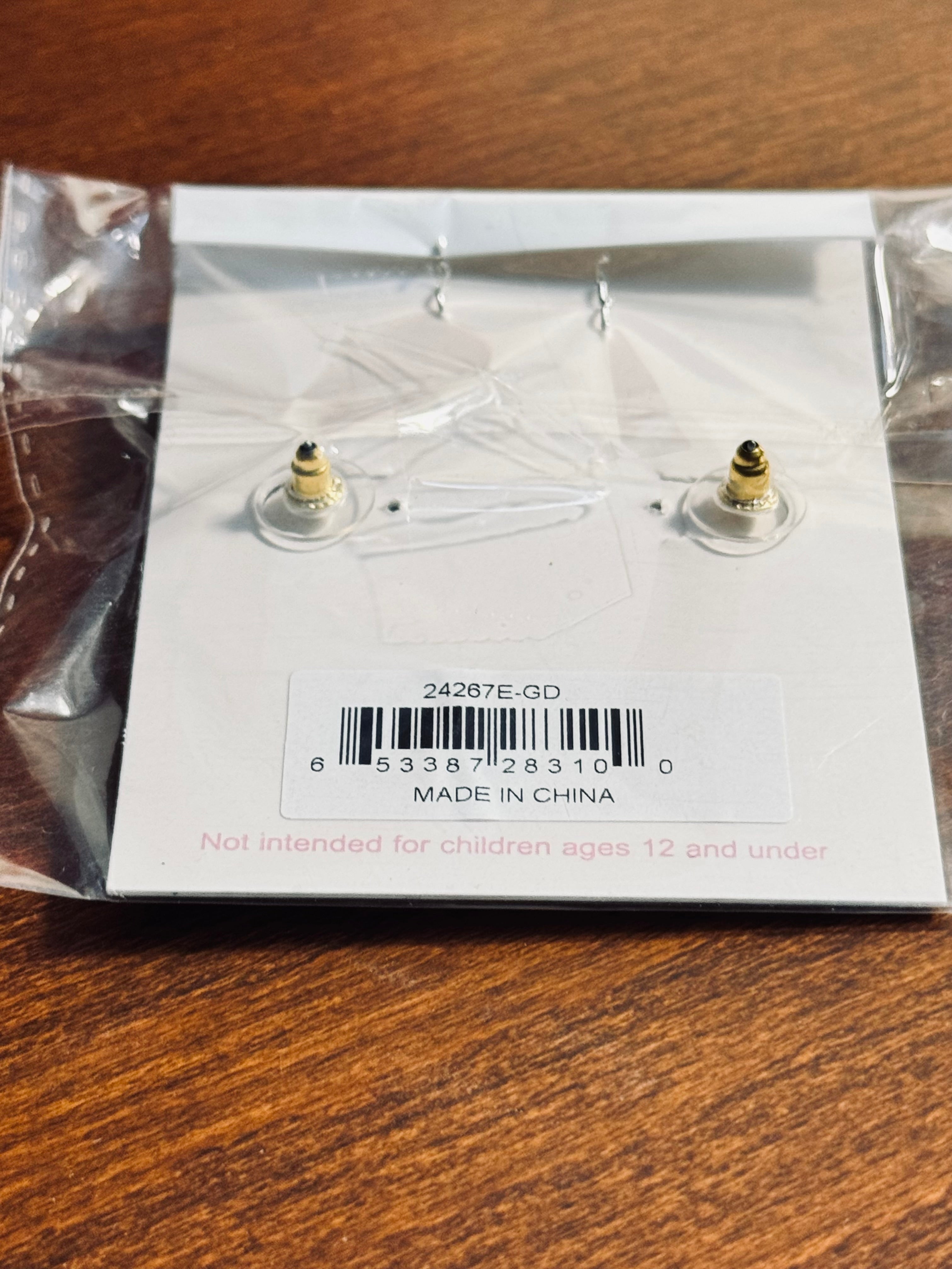 Canvas Style Gold Open Flower Scalloped Stud Earrings