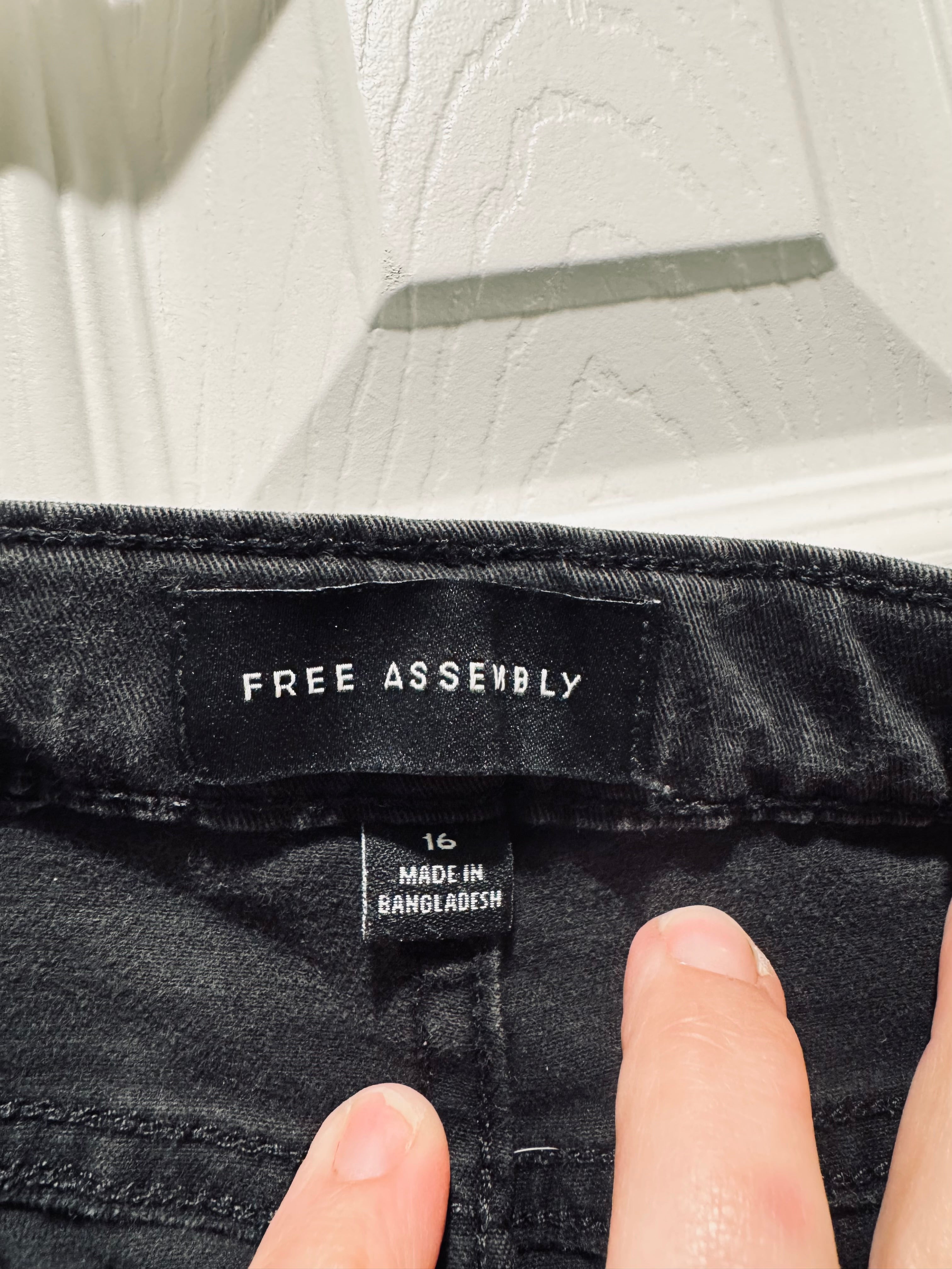 Free Assembly Child’s High Rise Wide Leg Carpenter Jeans - Washed Black
