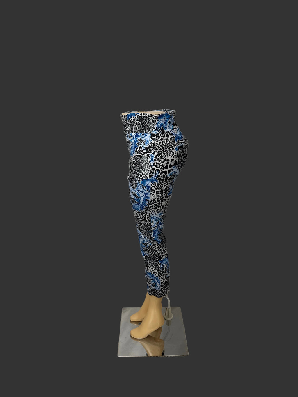 New York & Company Stretch Capri Jeggings Size L Blue and White Leopard Print