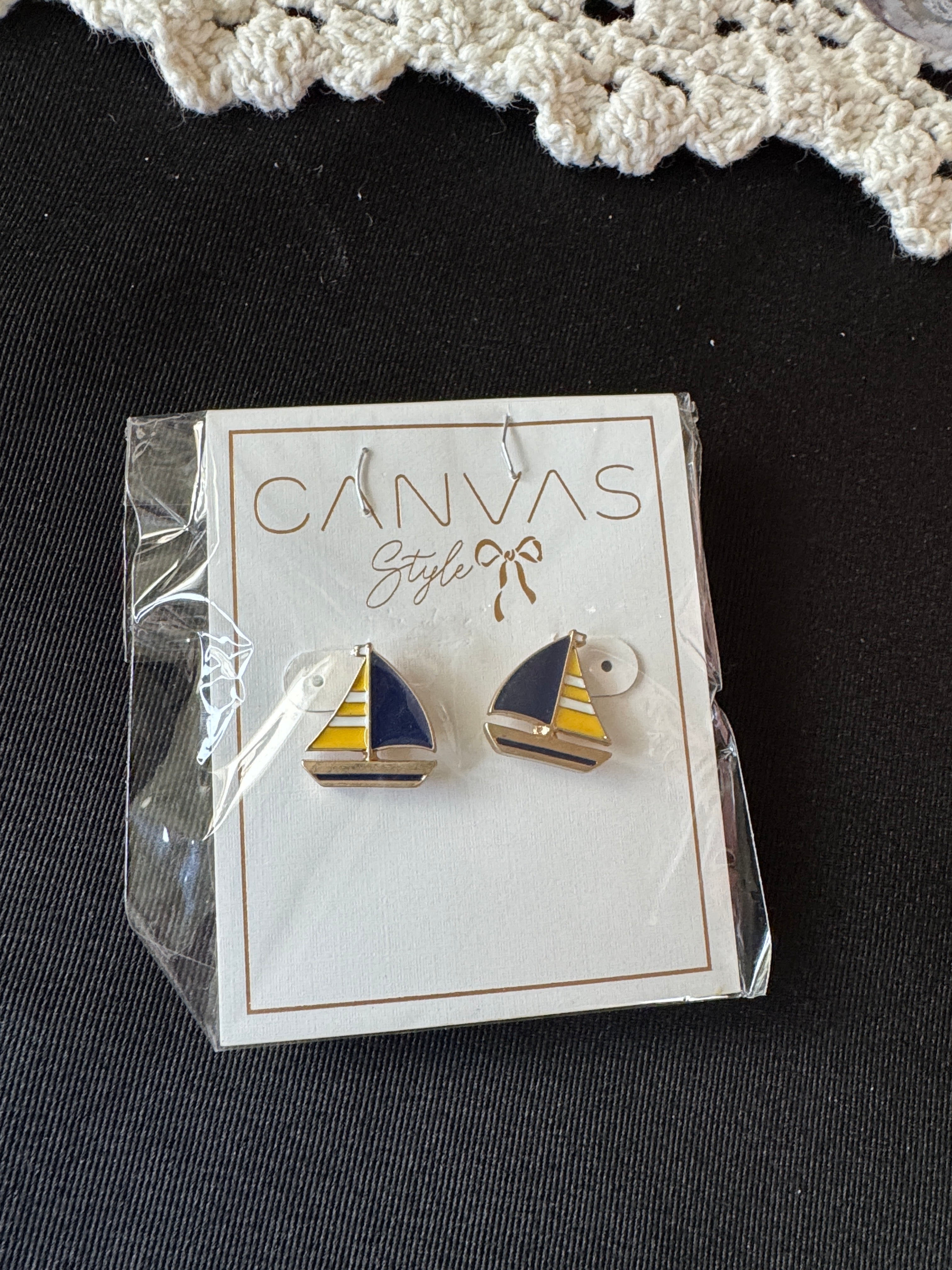 Canvas Style Nautical Enamel Sailboat Stud Earrings – Brand New