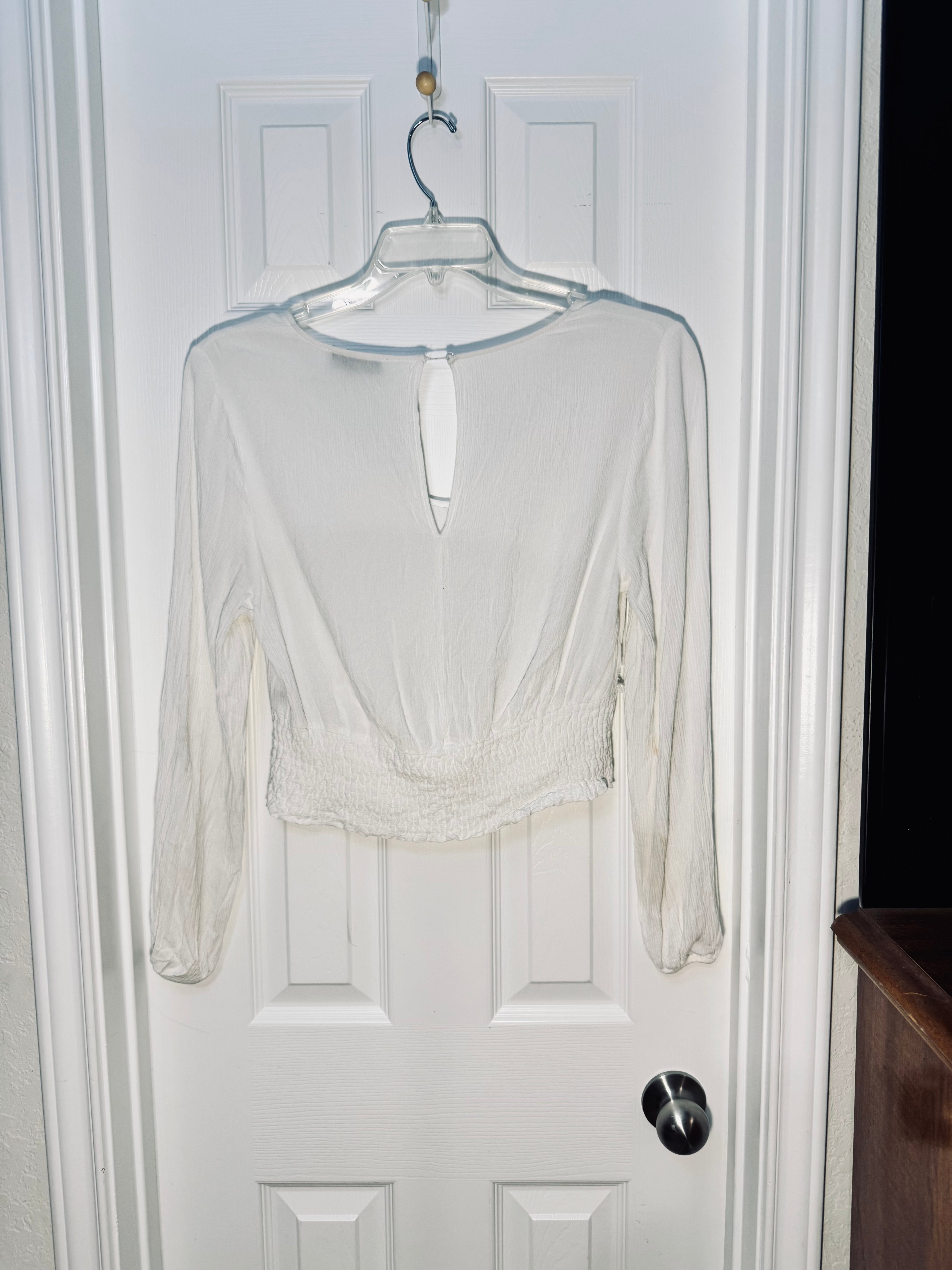 Hollister White Smocked, Lace-Up Tie-Front Keyhole-Back Long-Sleeve Crop-Top Boho Cottagecore Women’s Shirt Size M.