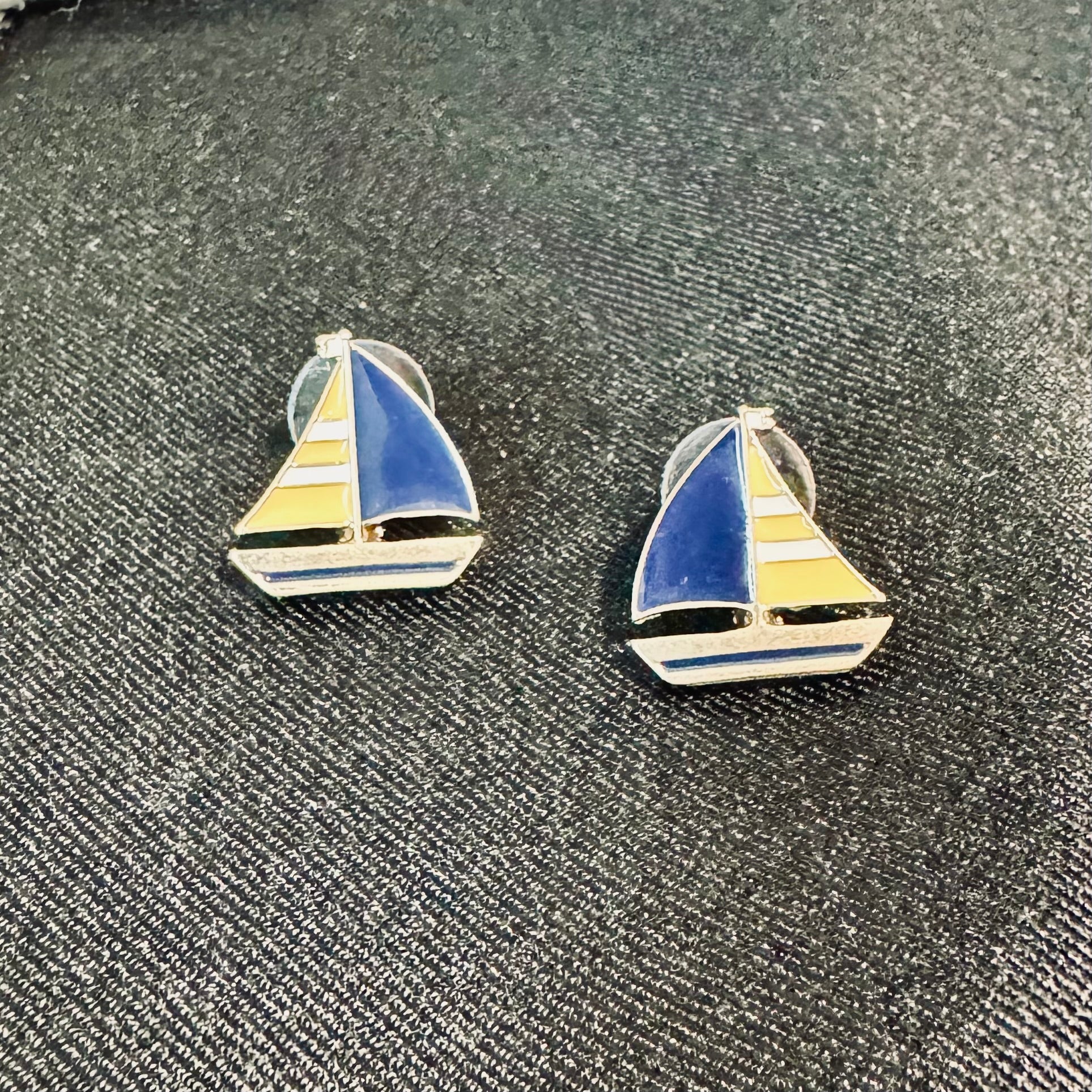 Canvas Style Nautical Enamel Sailboat Stud Earrings – Brand New