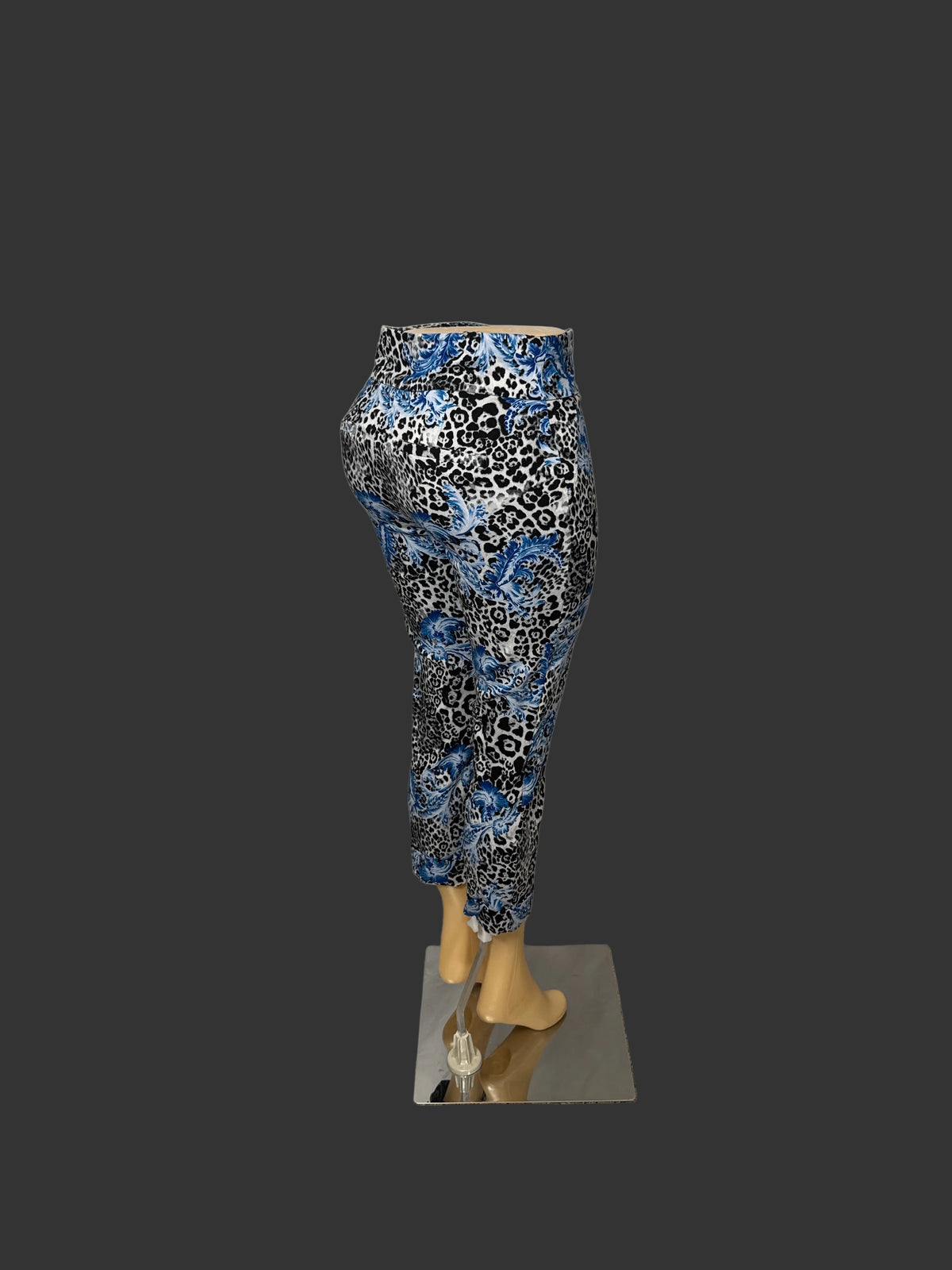 New York & Company Stretch Capri Jeggings Size L Blue and White Leopard Print