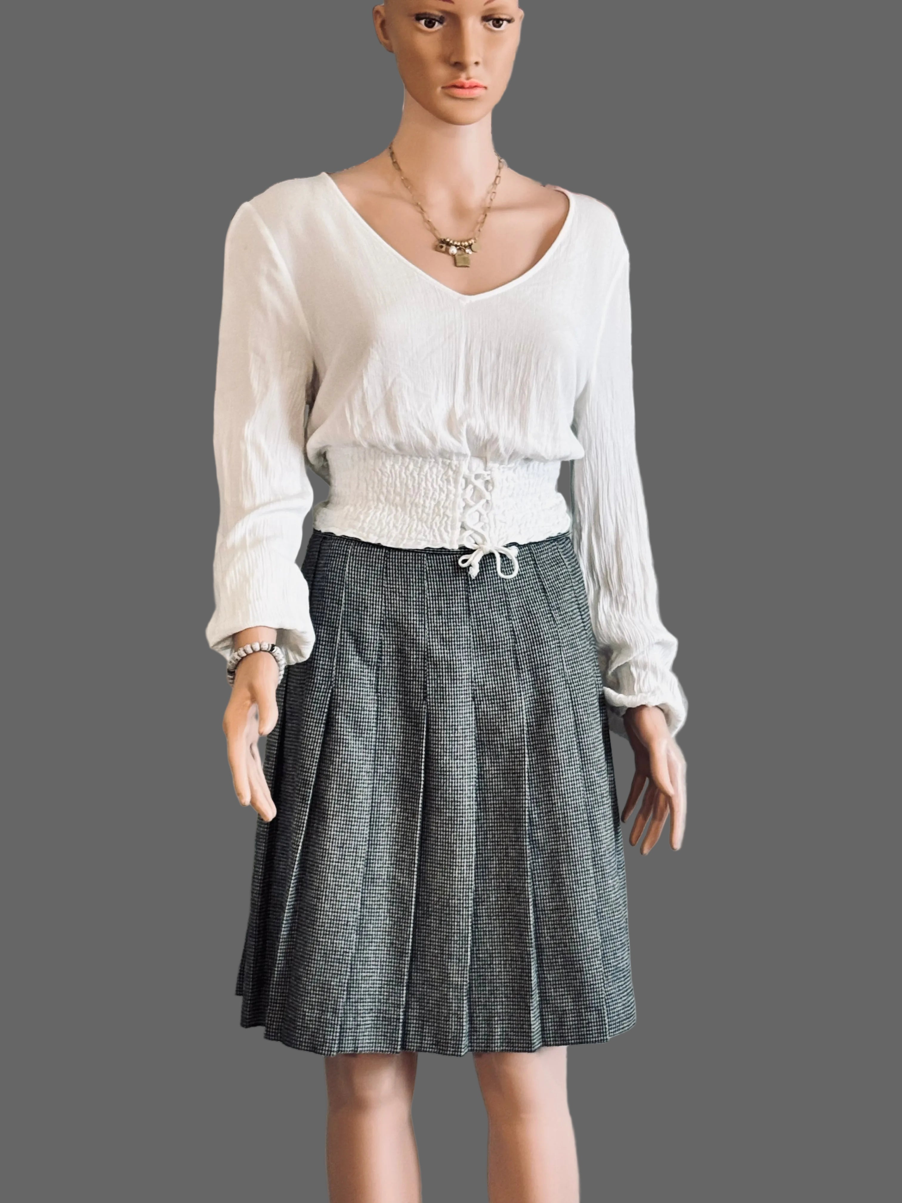 Vintage Sag Harbor Wool Blend Pleated Skirt Size 12 Houndstooth Dark Academia
