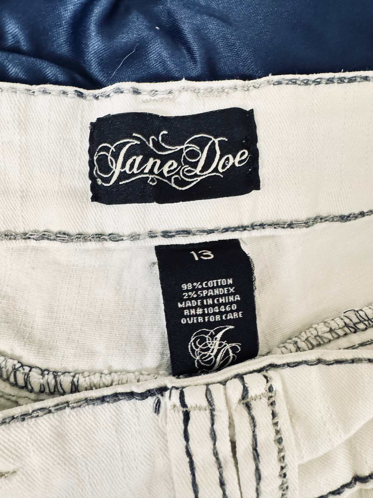 Vintage Y2K Jane Doe White Embellished Denim Capri Jean Stretch Pants Women's 13 Pre Owned