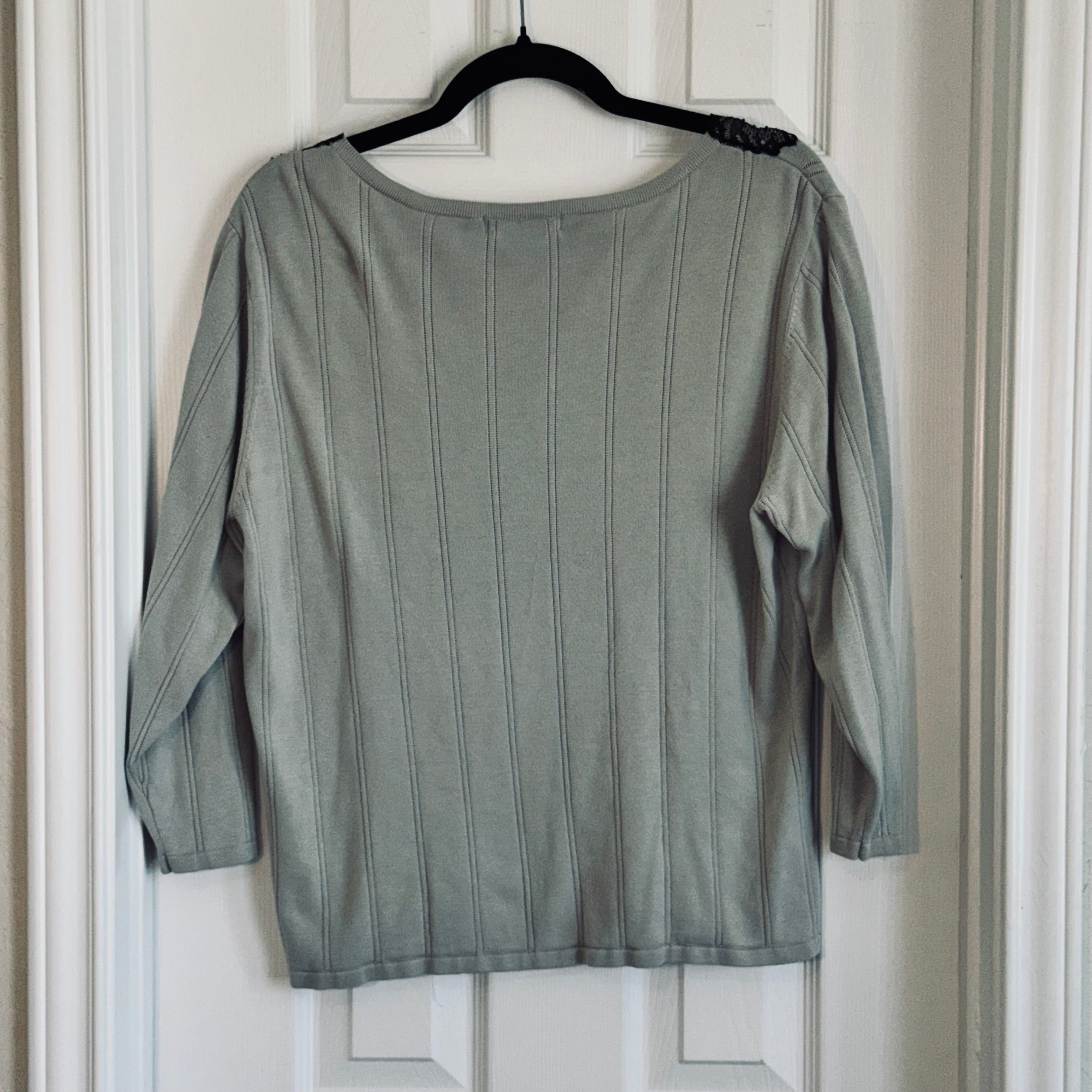Coldwater Creek Pale Gray Knit Pullover Top