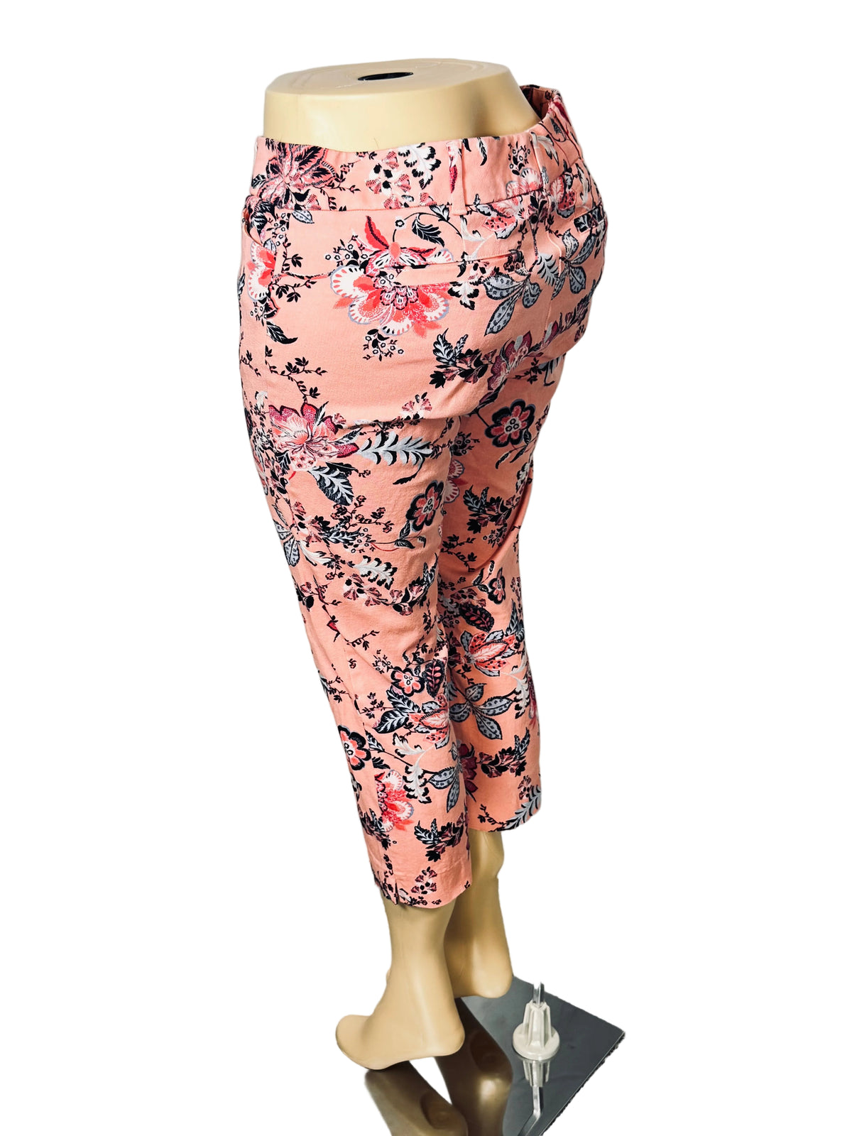 New York & Company Stretch Women's Capri Leggings Size 10 Pink Floral Print Pre Owned