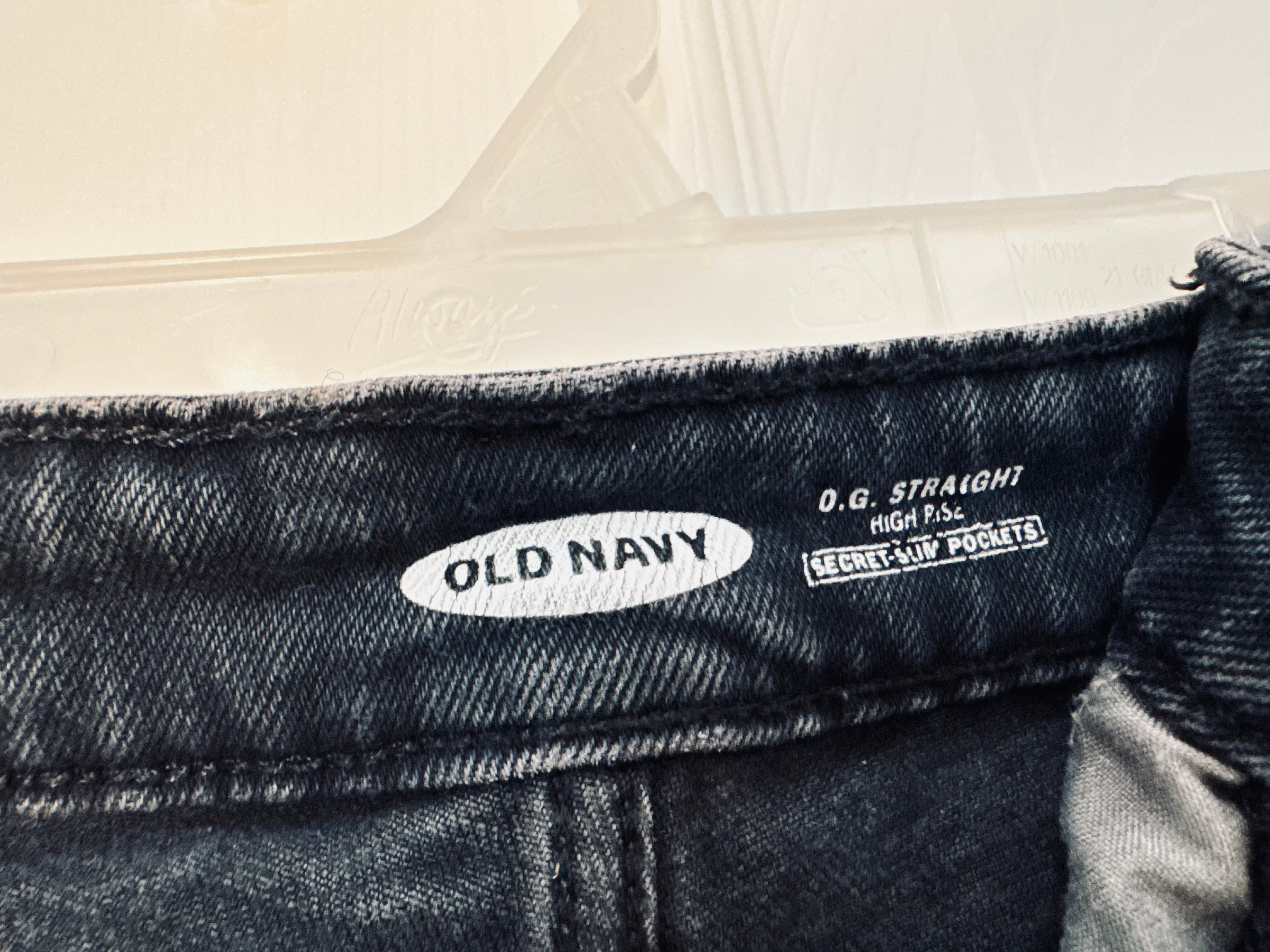 Old Navy O.G. High Rise Distressed Jeans: Women’s Size 6
