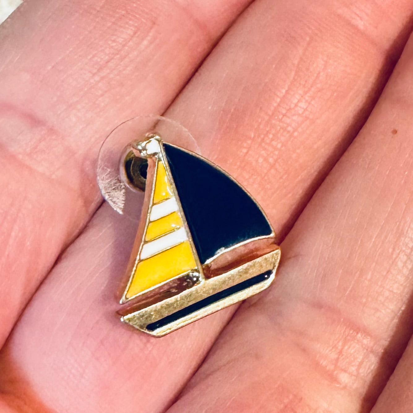 Canvas Style Nautical Enamel Sailboat Stud Earrings – Brand New