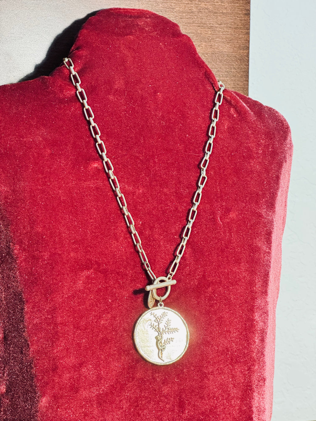 Canvas Style Gold Tone Monkey Coin Pendant Necklace Toggle Clasp Paperclip Chain
