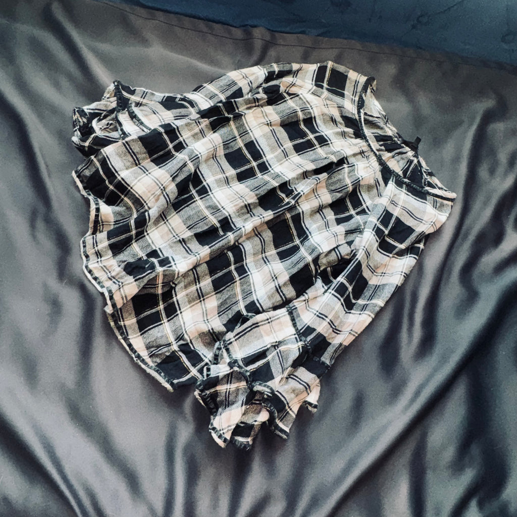 Plaid Ruffle-Sleeve Blouse - Black & Cream