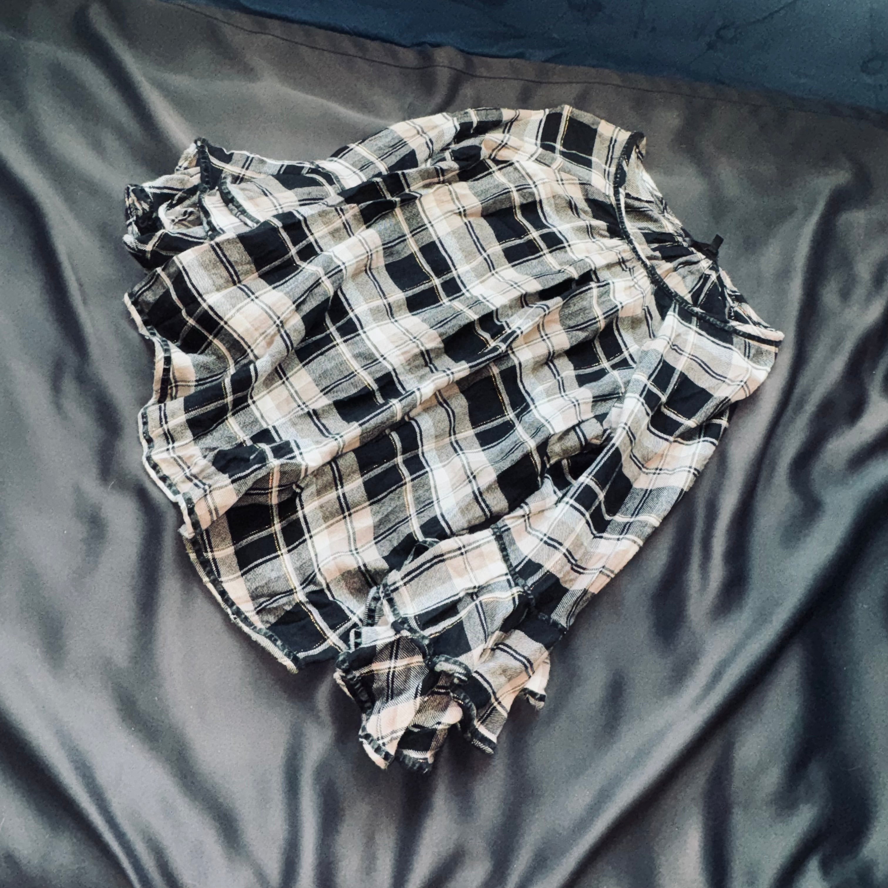 Plaid Ruffle-Sleeve Blouse - Black & Cream