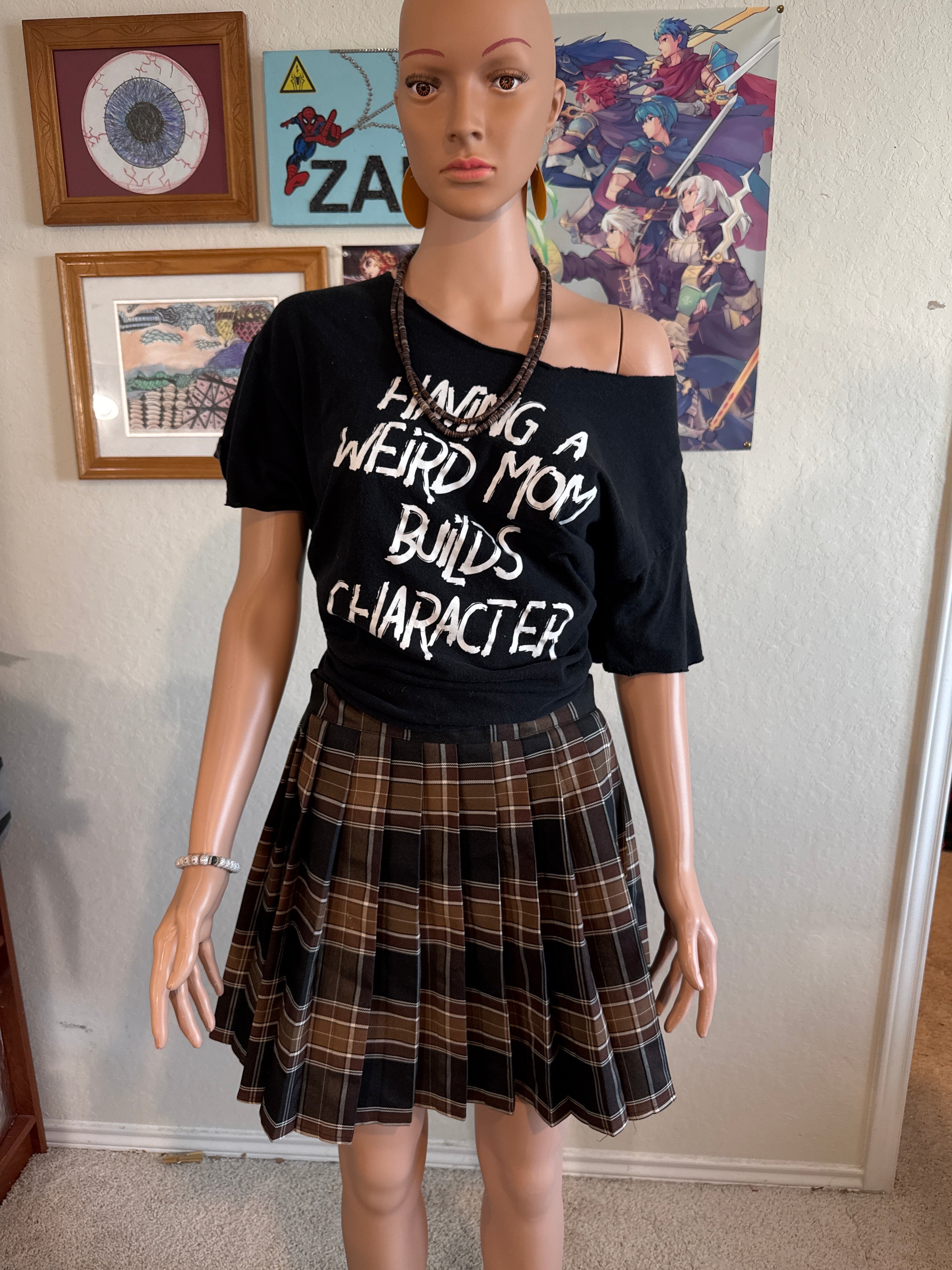Having a Weird Mom Builds Character – Limited Edition Art Tee | Benefits Animal Rescue & Rooted Academy