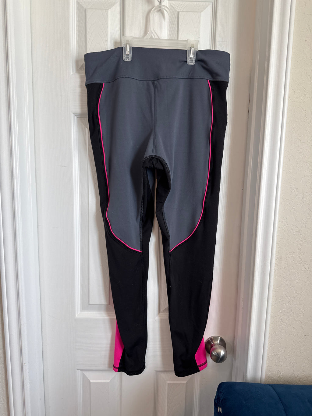 Avia Women's Active Grey and Pink Colorblock Leggings - Thrifted Find