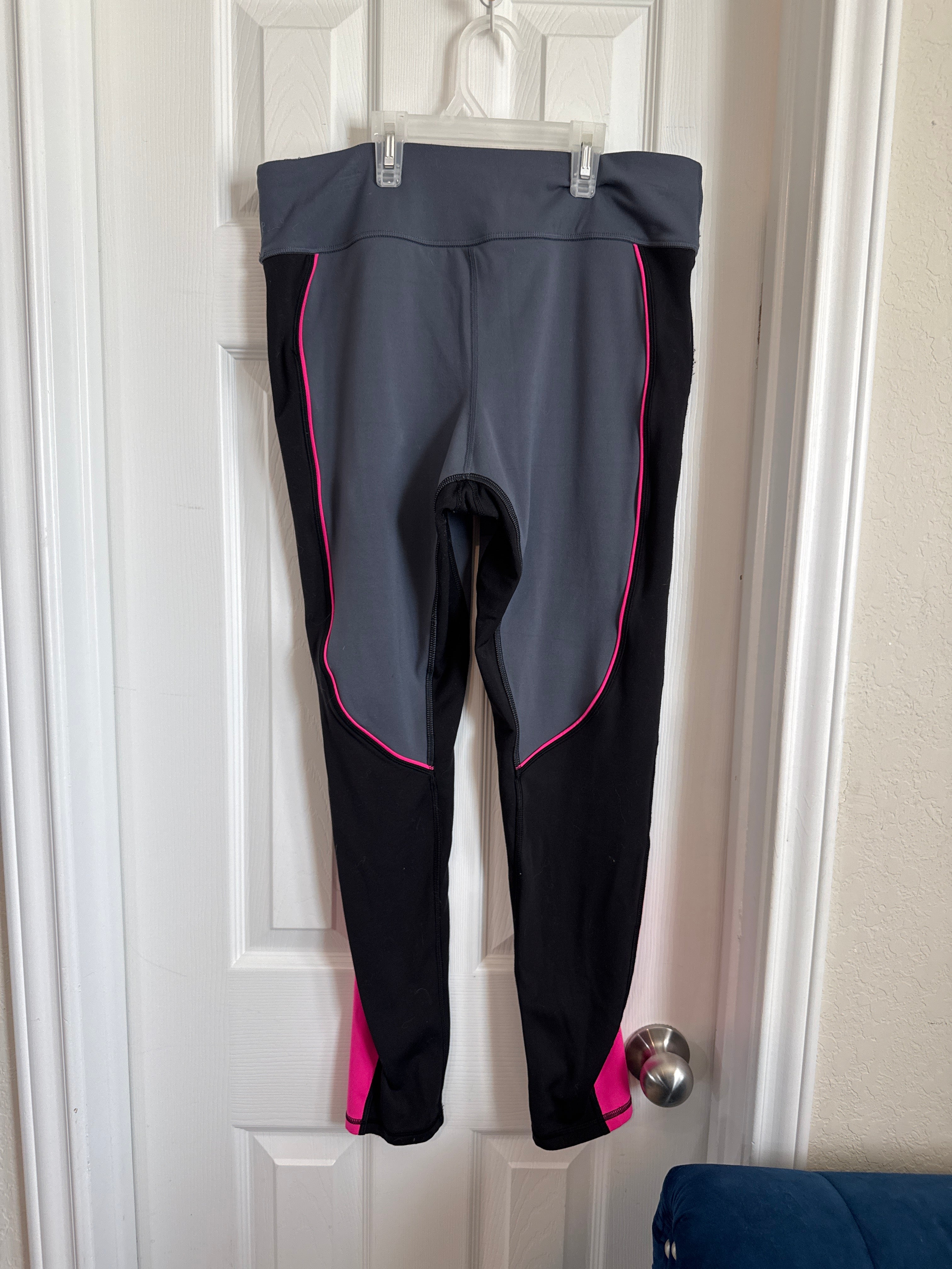 Avia Women's Active Grey and Pink Colorblock Leggings - Thrifted Find