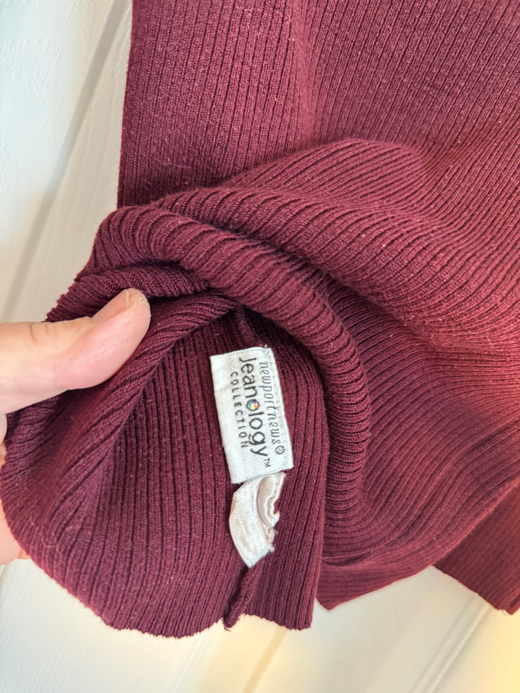 Vintage 90s Newport News Jeanology Ribbed V-Neck Sweater | Burgundy Marone Knit, M/L