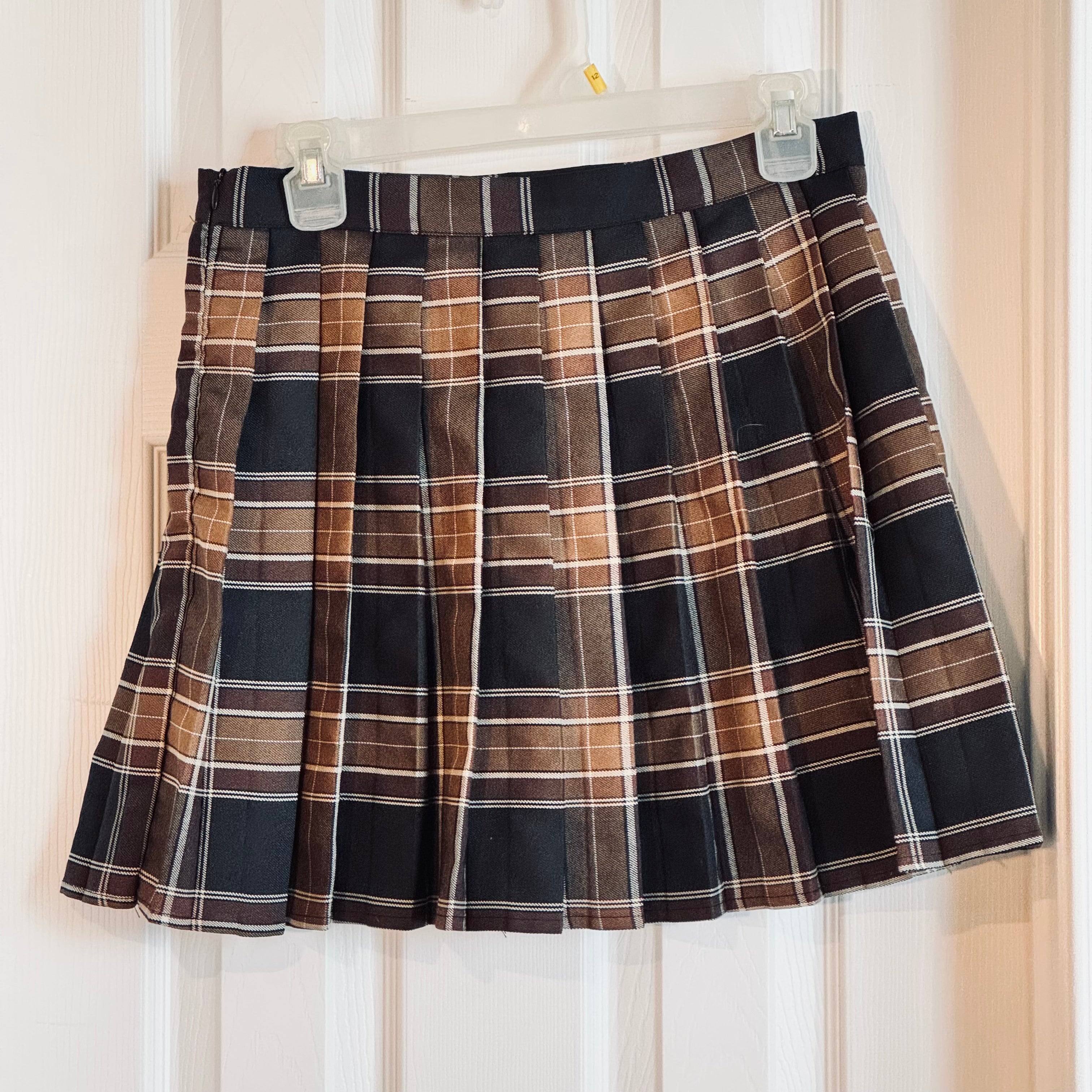 Thrifted Urban CoCo Dark Academia Plaid Pleated Mini Skirt — Size M