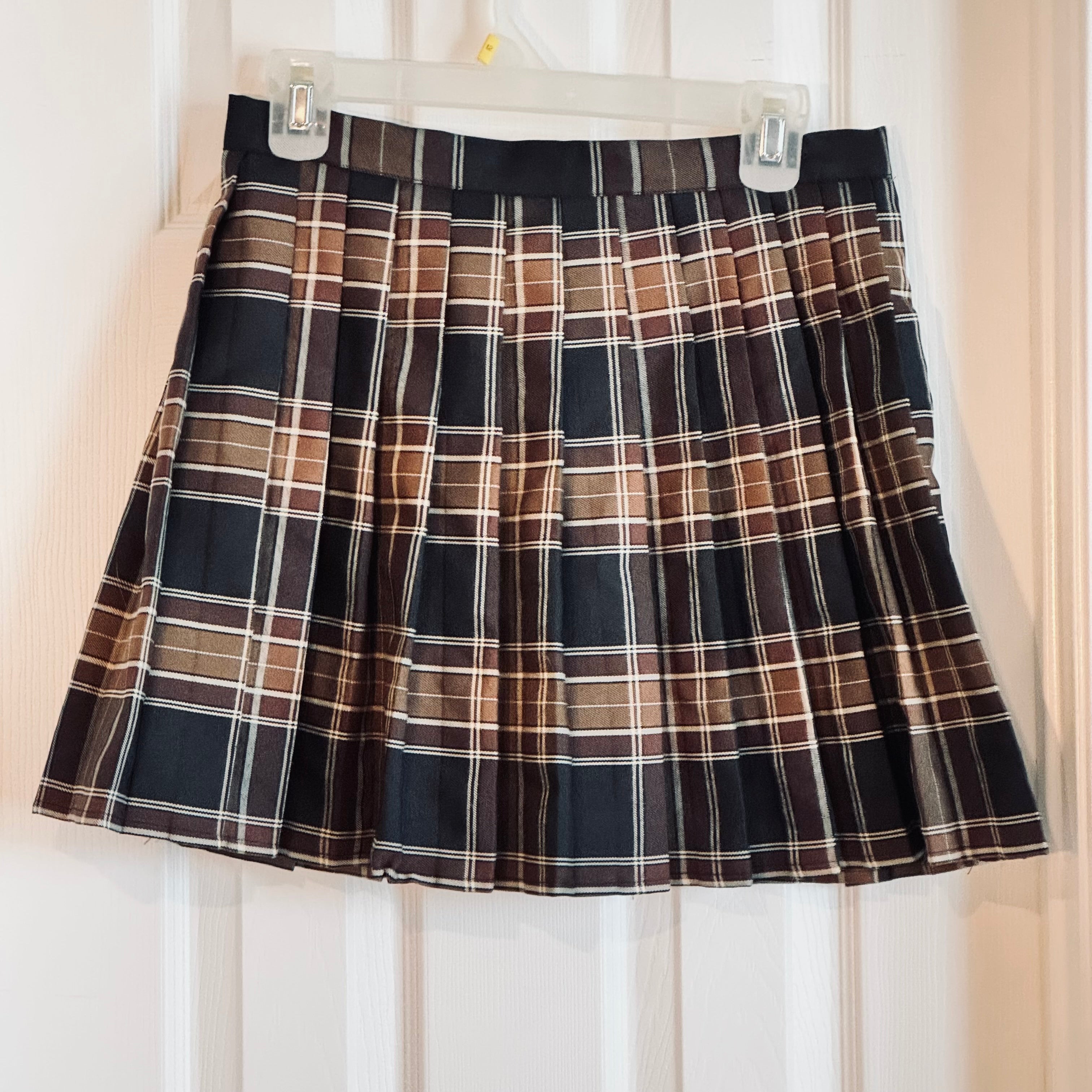 Thrifted Urban CoCo Dark Academia Plaid Pleated Mini Skirt — Size M